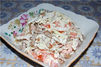 Kirieshki saláta, saláta krutonnal Kirieshki