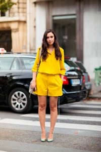 Abból, amit viselni sárga rövidnadrág nézni stílusos minden helyzetben, a művészet, hogy egy nő