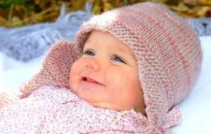 Hat kötés újszülöttek fotókkal és leírás