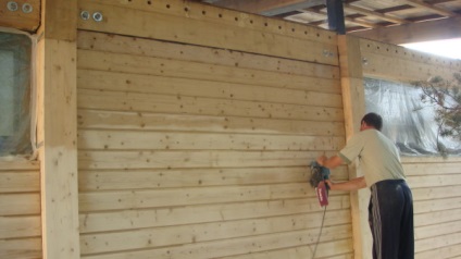 Шліфування стін з бруса профільованого своїми руками чим і як шліфувати будинок (фото і відео)