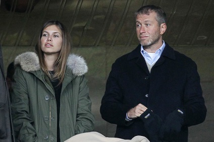 Most hivatalosan Daria Zhukova és Roman Abramovich házas Whisperer