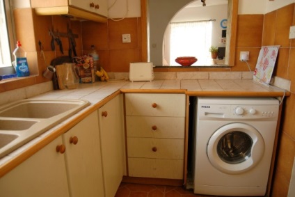 A mosógépet egy kis konyha - és ellen