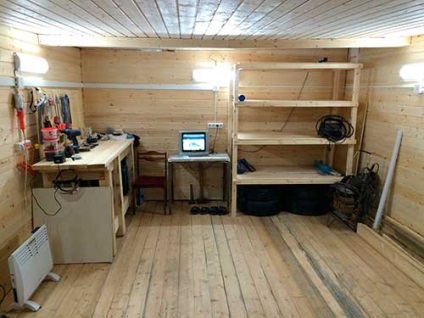 Workbench a garázsban kezével