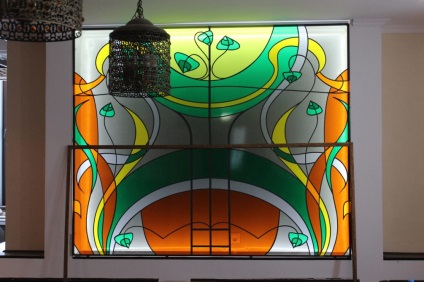 Ólomüveg ablakok egy klasszikus vagy modern belső, a ház vagy lakás, szép design, és (ólomüveg) Ólomüveg ablakok egy klasszikus vagy modern belső, a ház vagy lakás, szép design és