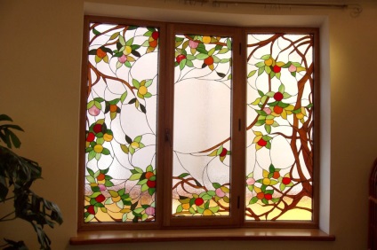 Ólomüveg ablakok egy klasszikus vagy modern belső, a ház vagy lakás, szép design, és (modern) Ólomüveg ablakok egy klasszikus vagy modern belső, a ház vagy lakás, szép design és