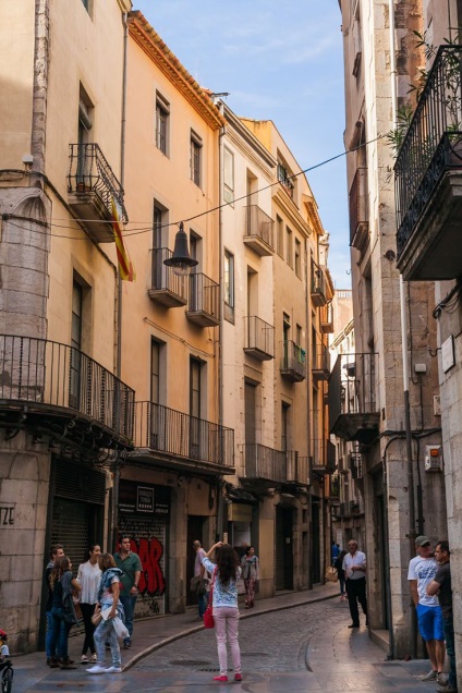Girona - a város nevezetességeit térkép fotókkal