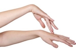 Szőrtelenítő átadja 5 módon, hogy távolítsa el a haj a kézen