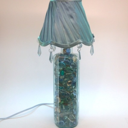 Segítségével régi üvegek, hogy hozzon létre egy asztali lámpa