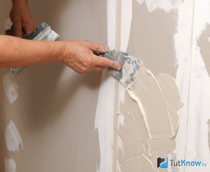 Як наносити текстурну фарбу на стіни своїми руками