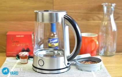 Melyik tea jobb - egy üveg vagy fém, serviceyard-kényelmes otthon kéznél