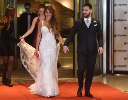 Lionel Messi és Antonella Roccuzzo házasodtak