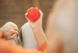 Masszázs megbénult végtagokat és a test után a stroke