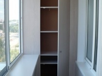 Bútor az erkélyen, 22 kép, bútorozott erkéllyel rendelkezik, melyek mindegyike felszerelt szekrények, különféle