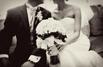 Fő hagyományok és szakaszai az esküvő