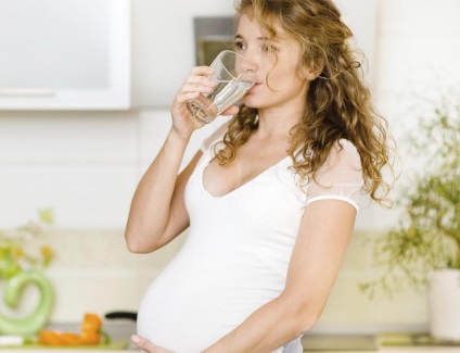 Ételmérgezés terhesség alatt okoz, tünetei, kezelés, megelőzés