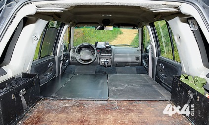 Építése a SUV kezével Suzuki Grand Vitara - egy lenyűgöző eset (Suzuki) Építése a SUV kezével Suzuki Grand Vitara - egy lenyűgöző eset