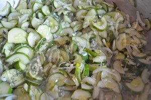 Saláta uborka és a hagyma a téli