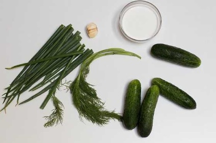Uborka saláta és a zöld hagymát receptek