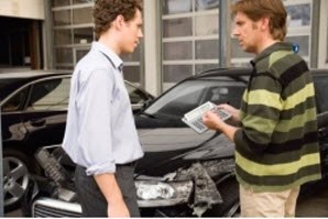 Baleset-biztosítás baleset esetén, egy gombóc biztosítási rendszer, ha a biztosítási