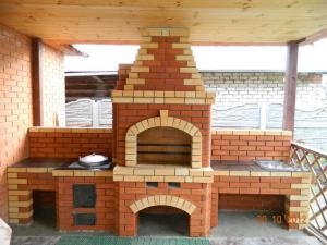 Barbecue mi ez, és mi a különbség a barbecue, épít, melyen egy grill egy személyes oldal, lépésről lépésre (melyen egy grillező) Barbecue mi ez, és mi a különbség a barbecue, épít, melyen egy grill egy személyes oldal, lépésről lépésre
