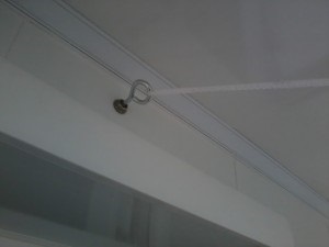 Szárítókötél az erkélyen, a húzó és lógni (kötelek) Clothesline az erkélyen, a húzó és Hang