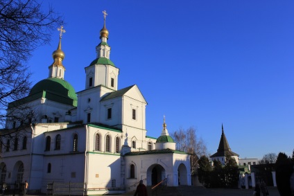 Danilovsky kolostor menetrend, irányokat, ikonok és ereklyék