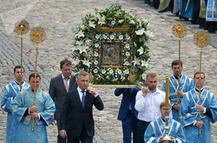 Nap jelenség a Kazan ikon az Istenanya a történet, az imádság, csodák (anya) Nap jelenség a Kazan ikon az Istenanya a történet, az imádság, csodák