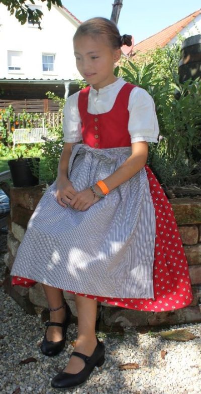 Dirndl, vagy egy kicsit a német stílus, stilouette stylist szolgáltatások online, Németországban és Frankfurt (dirndl ruha) Dirndl, vagy egy kicsit a német stílus, stilouette stylist szolgáltatások online, Németországban és Frankfurt