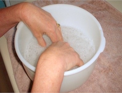 Disgidroticheskaya ekcéma a kéz és a láb okoz, tünetei, kezelése