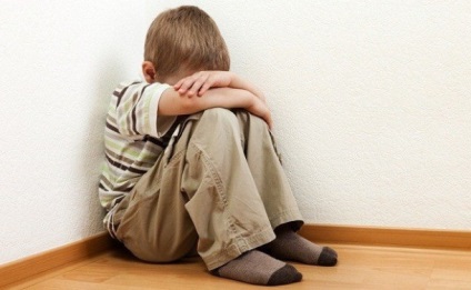 A családon belüli erőszak, ezért a szülők káros a gyermek
