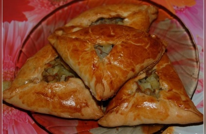Hogyan lehet sütni piték Tatar-háromszög - echpochmak - receptek