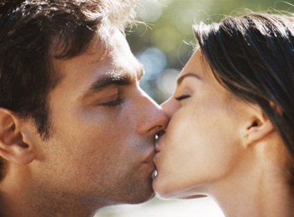 Hogyan kell csókolni - és a hasznos puszi