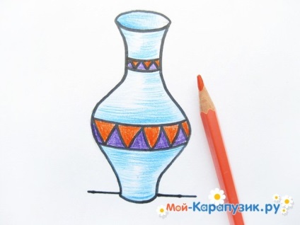 Hogyan kell felhívni a váza színes ceruzák szakaszokban