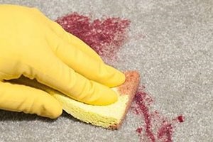 Hogyan mossa a szárított vért a ruhát otthon