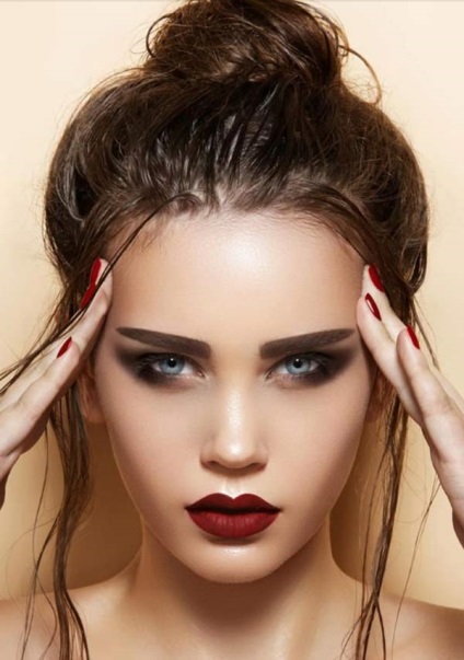 Hogyan készítsünk egy divatos make-up (Fashion) Hogyan készítsünk egy divatos smink