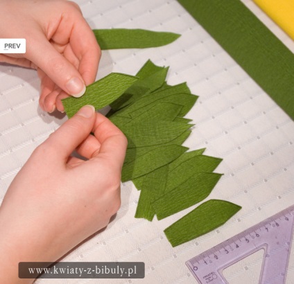 Hogyan készítsünk egy napraforgó hullámpapír (hullámkarton) Hogyan készítsünk egy napraforgó származó hullámpapír