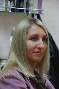 Hogyan lesz szép hamuszürke szőke, kozmetika Lucia (szőke) Hogyan lesz szép hamuszürke szőke, kozmetika Lucia