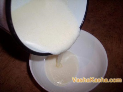 Főzni búzadara tejjel baba recept ízletes tápláló ételeket (gríz) Főzni búzadara egy recept a finom tápláló tej, bébiétel