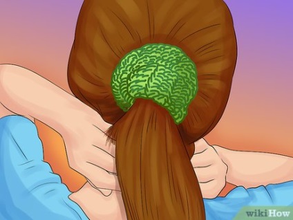 Hogyan lehet lekötni egy gumiszalagot hurkolt haj