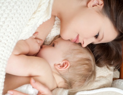 Honnan tudod, hogy ha a gyermek elég anyatej - megtanulják a jellemzői a szoptatás
