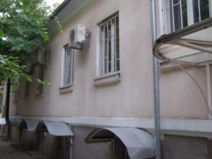 Hogyan juthat el a pince kiadó (take) Hogyan juthat el a pince kiadó