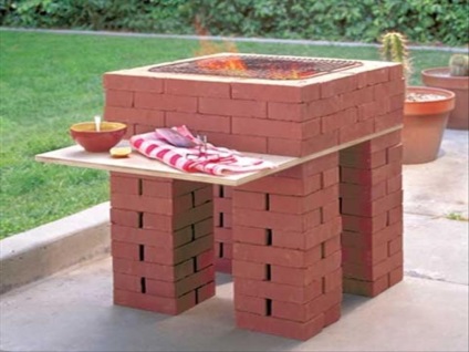 Tégla Grill saját kezűleg, hogyan kell felépíteni egy tégla barbecue - részletes utasításokat és képek (akárcsak egy utcai barbecue ki téglák a kezüket) Tégla Grill saját kezűleg, hogyan kell felépíteni egy tégla barbecue - részletes utasításokat fotókkal és
