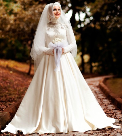 Gyönyörű esküvői fátyol és a muszlim menyasszony fotó