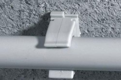Rögzítés csövek a mennyezet, a falak, a fő ajánlások (plafon) Rögzítés csövek a mennyezet, a falak, a fő ajánlások