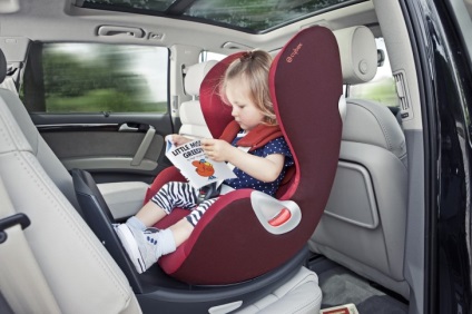 Lehetséges, hogy készítsen egy gyermek és csecsemő autósülés az első ülésen