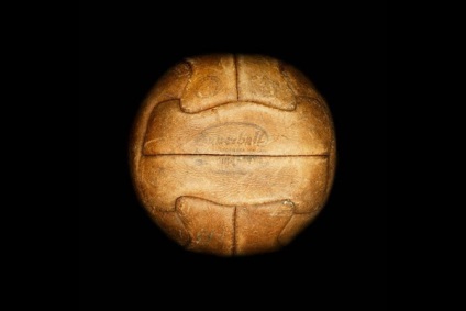 Balls a FIFA World Cup 1930-2010 (on-line folyóirat etoday) (1930) Balls a FIFA World Cup 1930-2010 (on-line folyóirat etoday)