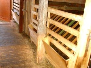 A szoba kecskék saját kezűleg, hogyan lehet a etetők és waterers kecskéknek (a) A szoba kecskék saját kezűleg, hogyan lehet a etetők és waterers kecskékre