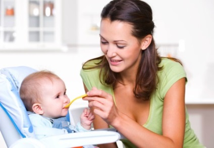 Kiegészítő koraszülött csecsemők táplálására hónapra mesterséges és természetes táplálkozási