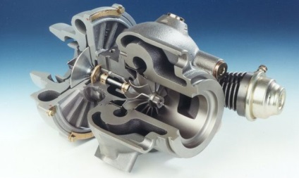 A működési elve a dízelmotor és a turbina interkulora (elvileg az intercooler dízelmotor) A működési elve a dízelmotor és a turbina interkulora