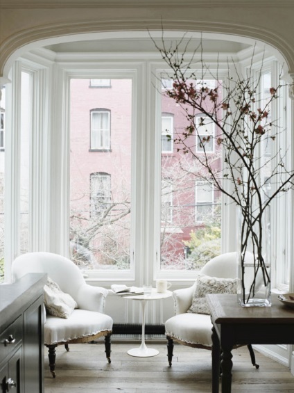 Házak és lakások, konyha tervezés, nappali és hálószoba egy öböl ablak, dekoráció szép